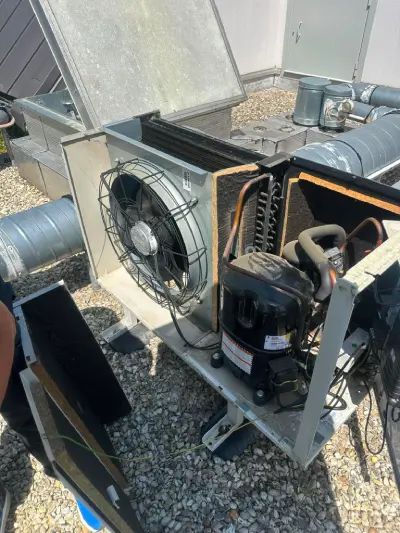Unité de climatisation réversible installée par MF Solutions en Île-de-France